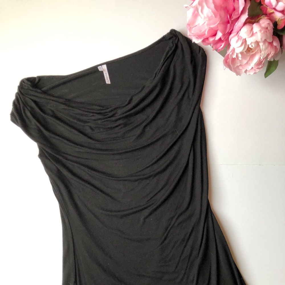 Drapery tee.